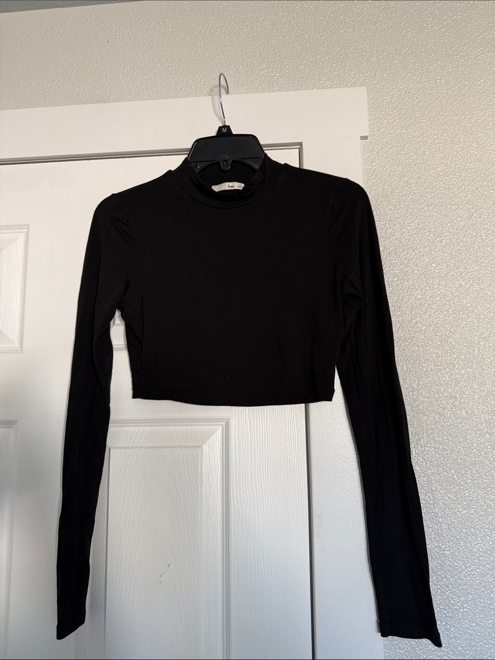 wilfred  free Black Long-Sleeve Cropped Mock Neck Top  size M